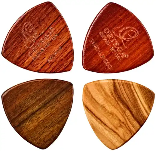 ORTEGA OOGPWXLF-MIX4 Wooden Picks (flach) Plektren (4er-Set) Dreiecksform XL, gemsicht Markenprodukt